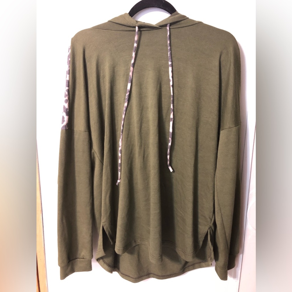 Pullover hoodie